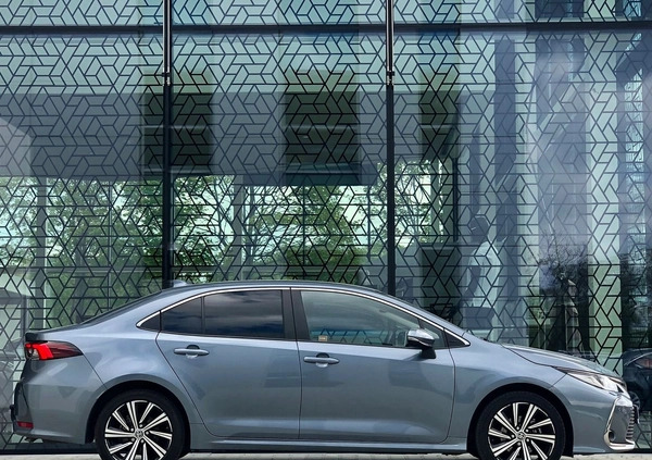 Toyota Corolla cena 107900 przebieg: 24648, rok produkcji 2022 z Krajenka małe 596